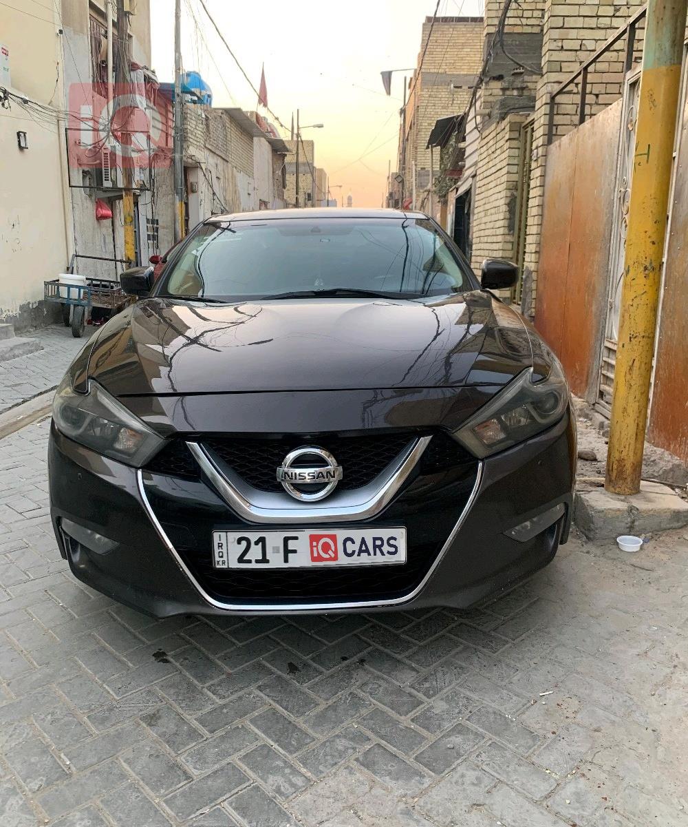 نيسان ماكسيما